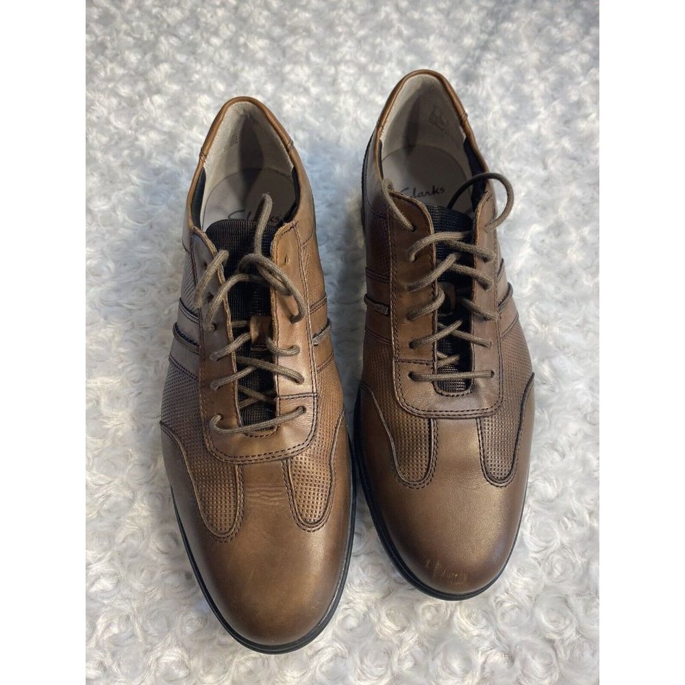 Clark’s men brown Tie oxford shoe size 9 Extra Lite Sole Comfort